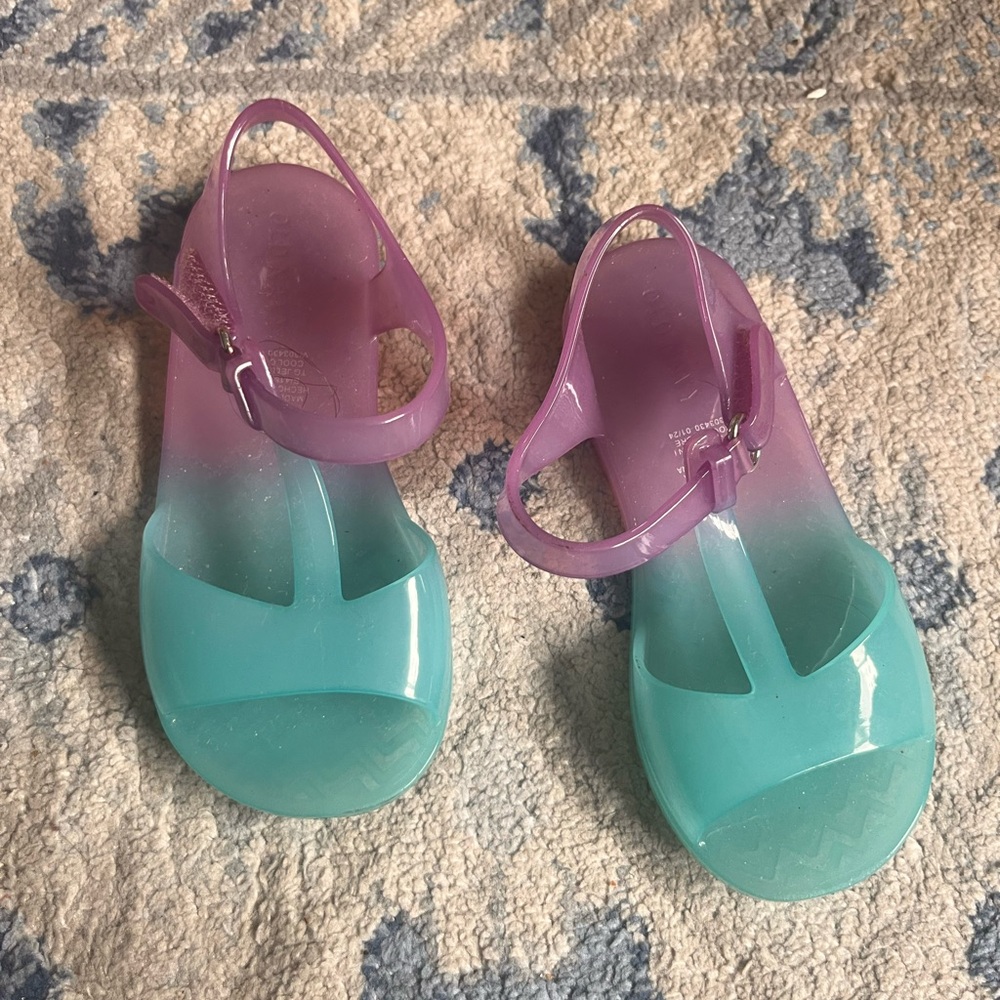 Old Navy Hombre Sandals Size 8T